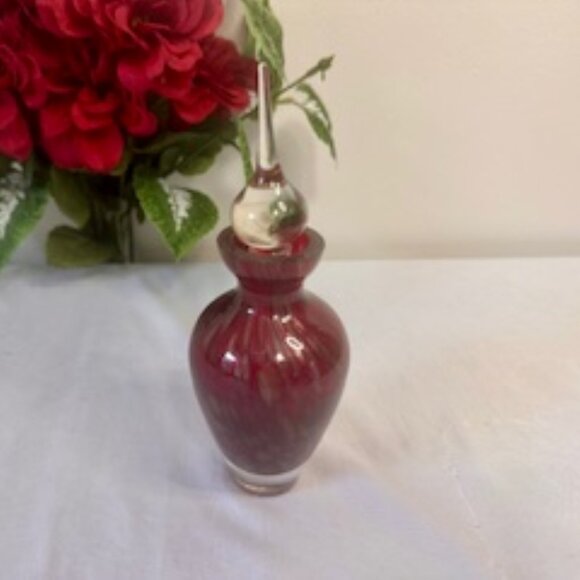 Vintage Cranberry Swirl Glass Apothecary Bottle with Clear Stopper – Elegant Col - Picture 1 of 3